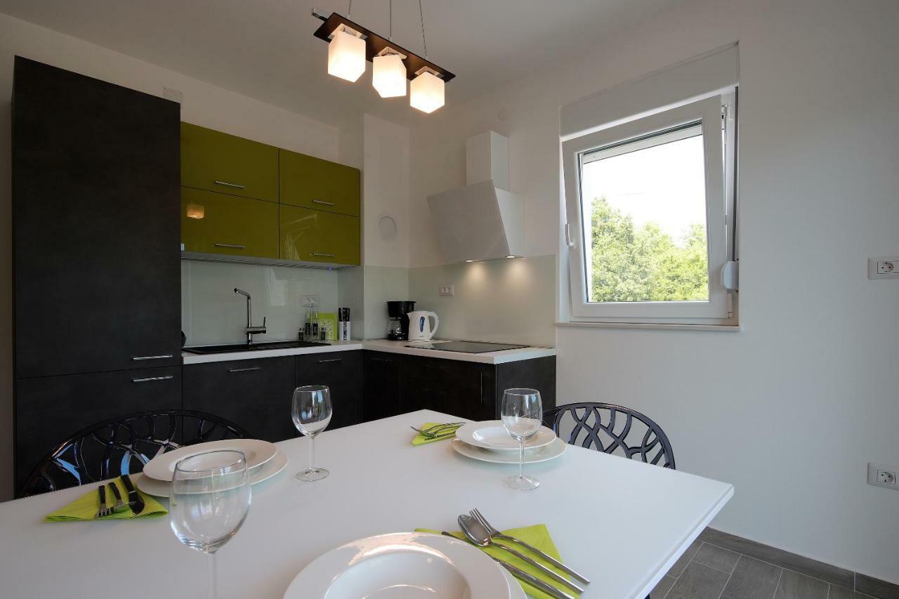 Pinezići Apartmani Judita מראה חיצוני תמונה
