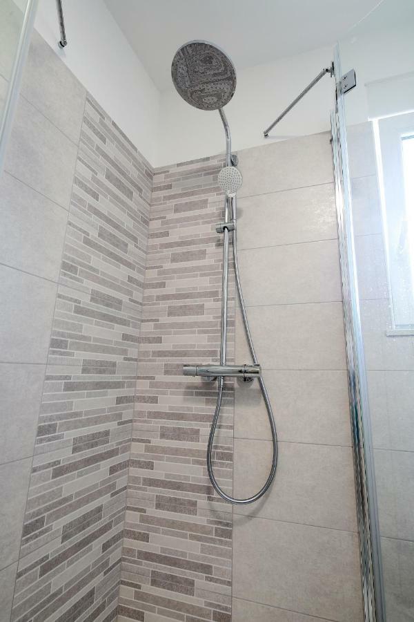 Pinezići Apartmani Judita מראה חיצוני תמונה