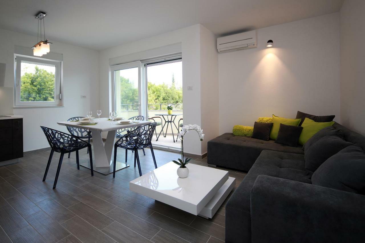 Pinezići Apartmani Judita מראה חיצוני תמונה