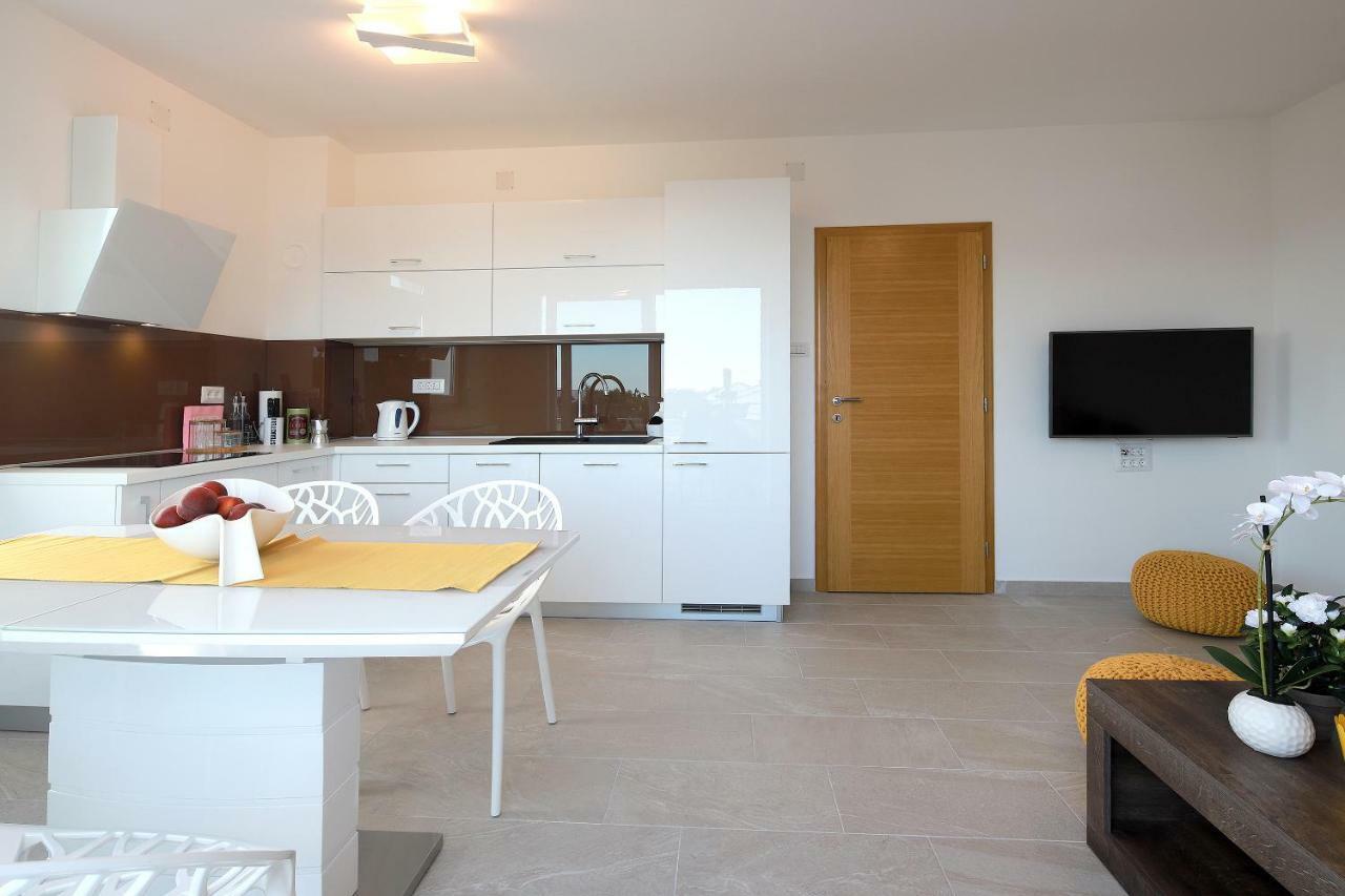 Pinezići Apartmani Judita מראה חיצוני תמונה