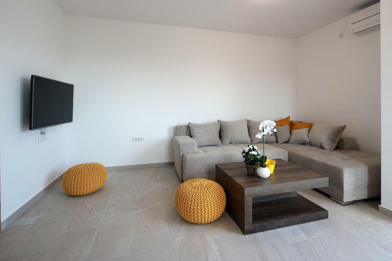 Pinezići Apartmani Judita מראה חיצוני תמונה