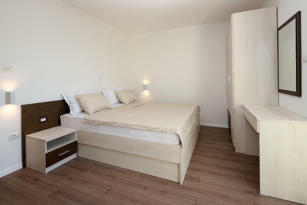 Pinezići Apartmani Judita מראה חיצוני תמונה